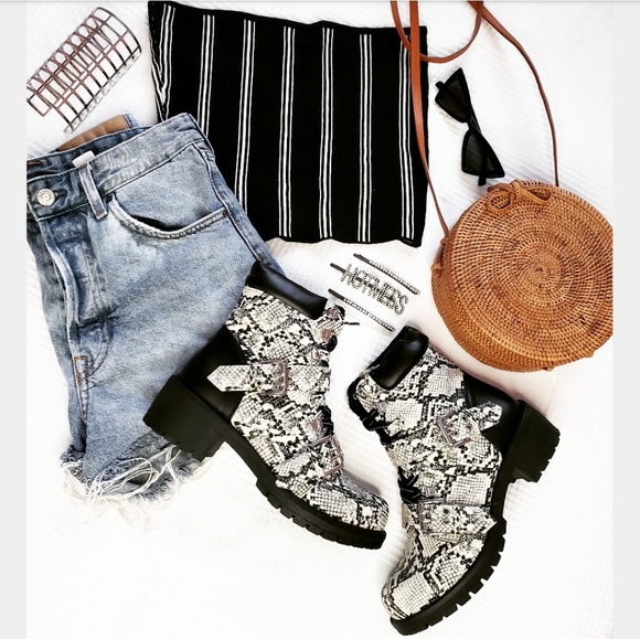 🚨//The Madison// Snake combat boots - Picture 3 of 4